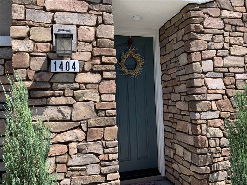 41987 Isadora St - Photo 1