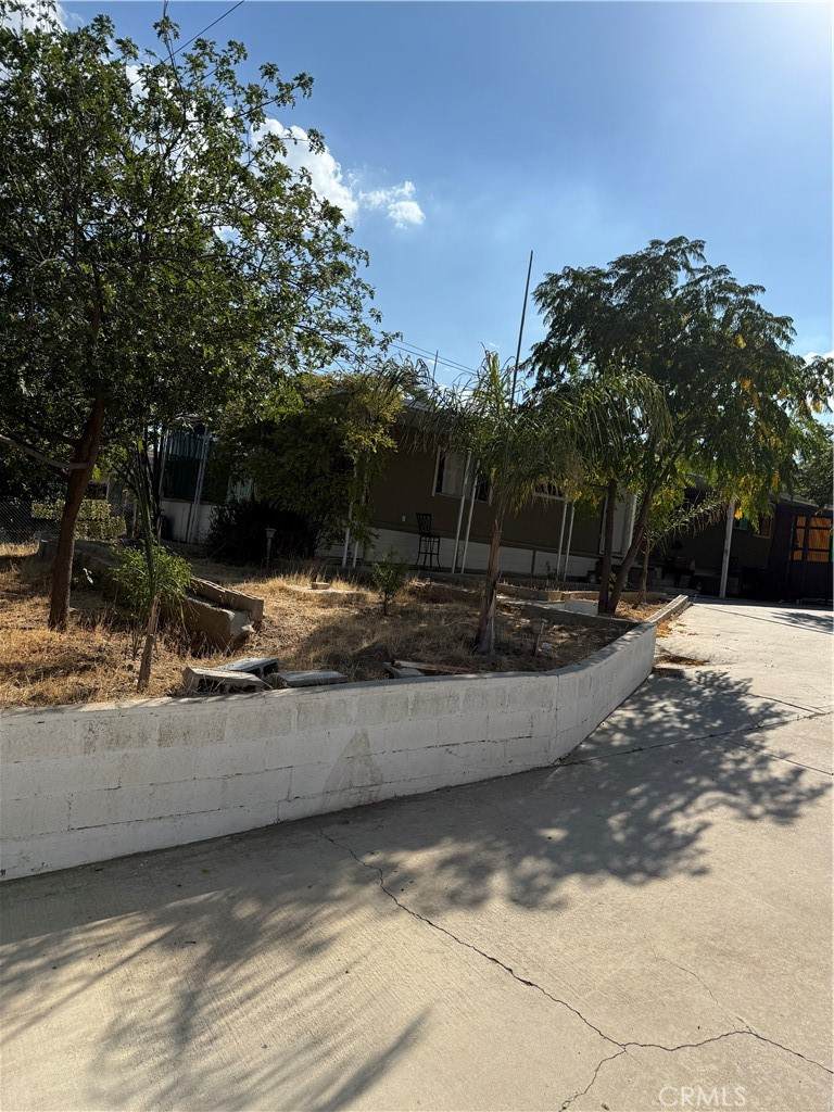 540 Iroquois - Photo 1