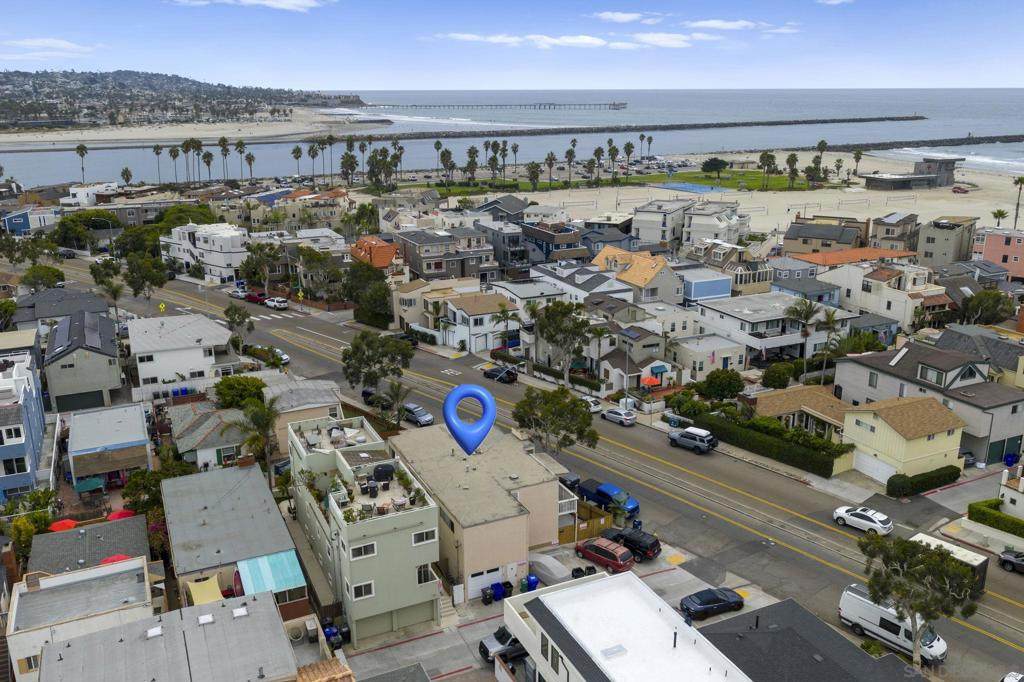 2735 Mission Blvd - Photo 1