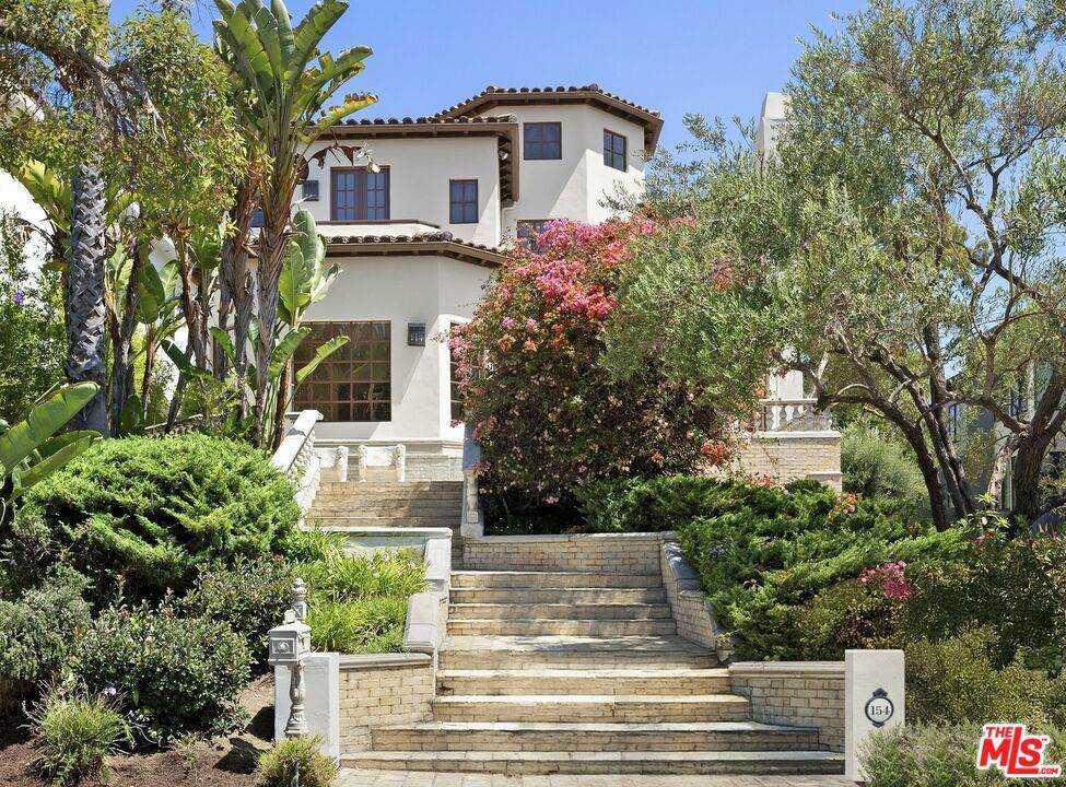 154 Carmelina Avenue - Photo 1