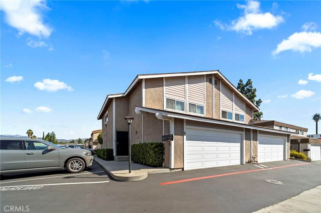 1137 Lyman Avenue - Photo 1