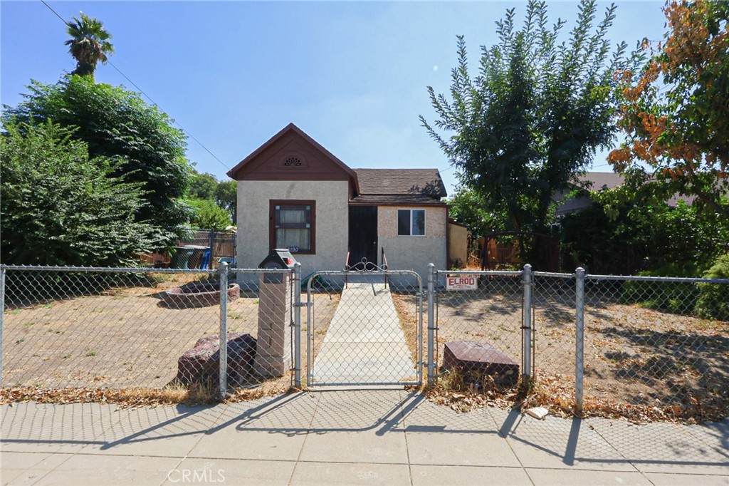 2190 9th St - Photo 1