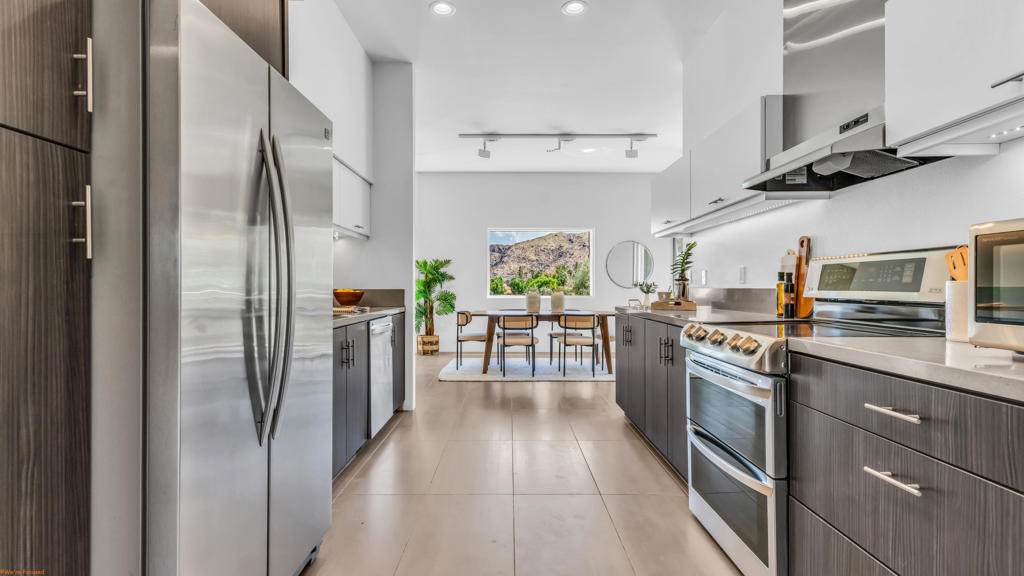 529 Desert Lakes Drive - Photo 1