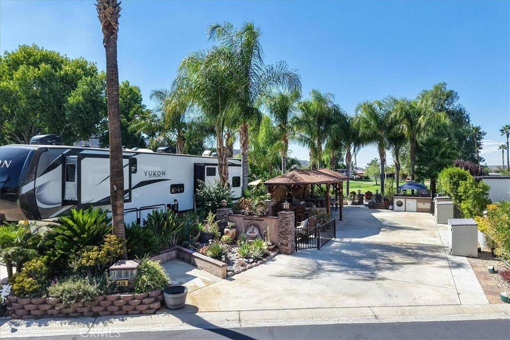 https://bt-photos.global.ssl.fastly.net/socal/orig_boomver_1_375215526-2.jpg