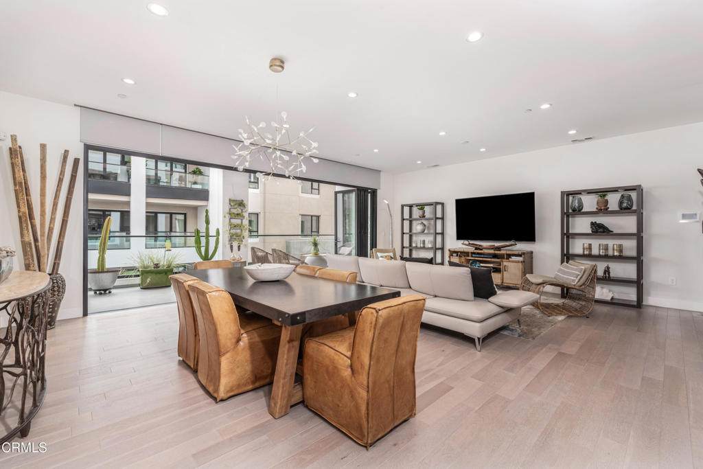 330 Green Street - Photo 1