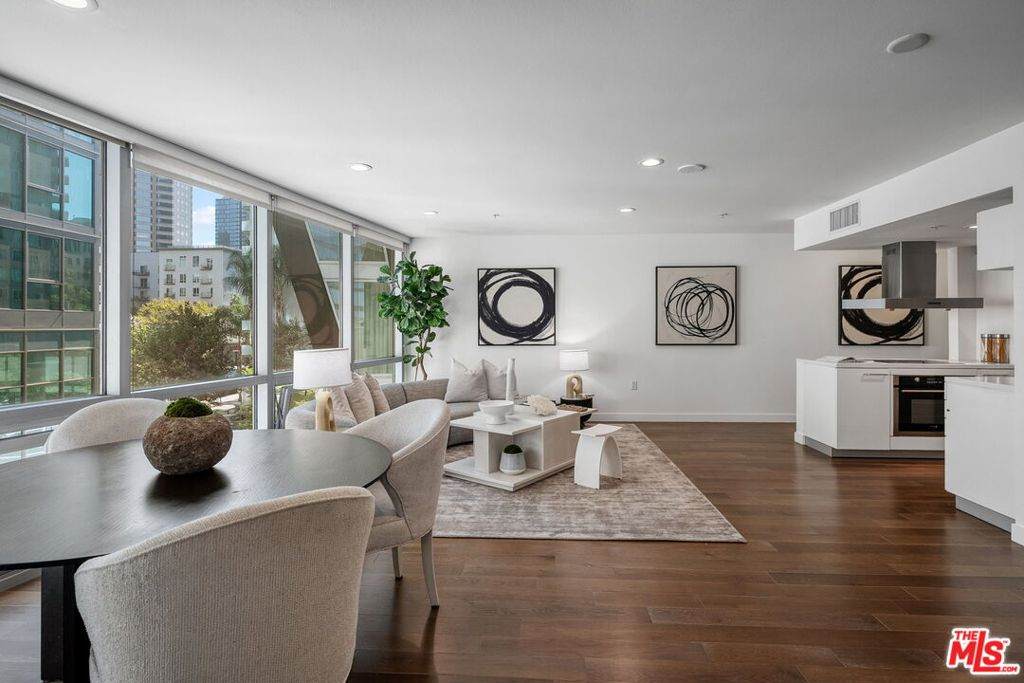 901 Flower Street - Photo 1