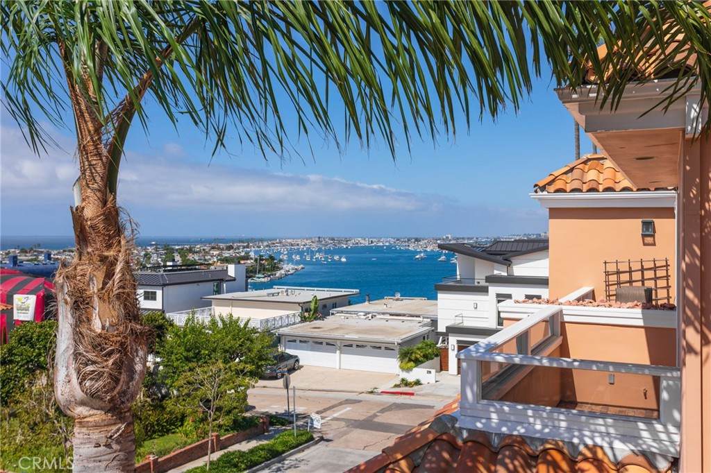 2520 Seaview Avenue - Photo 1