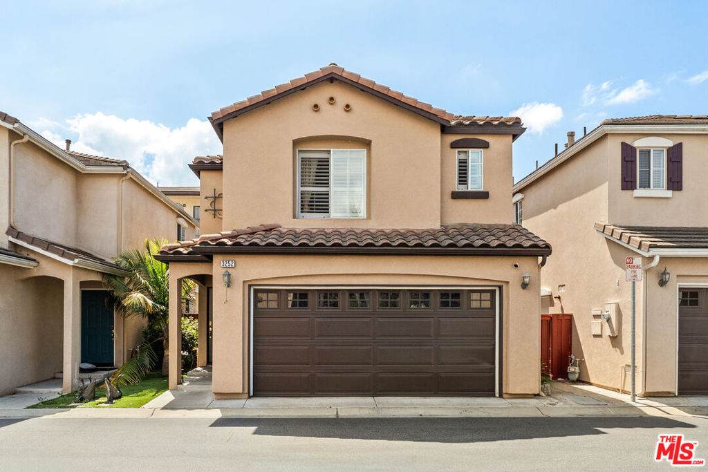 3252 Park Lane - Photo 1