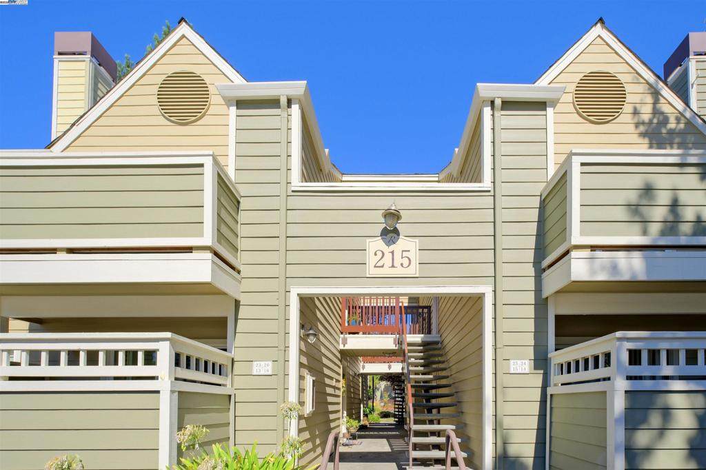 215 Reflections - Photo 1