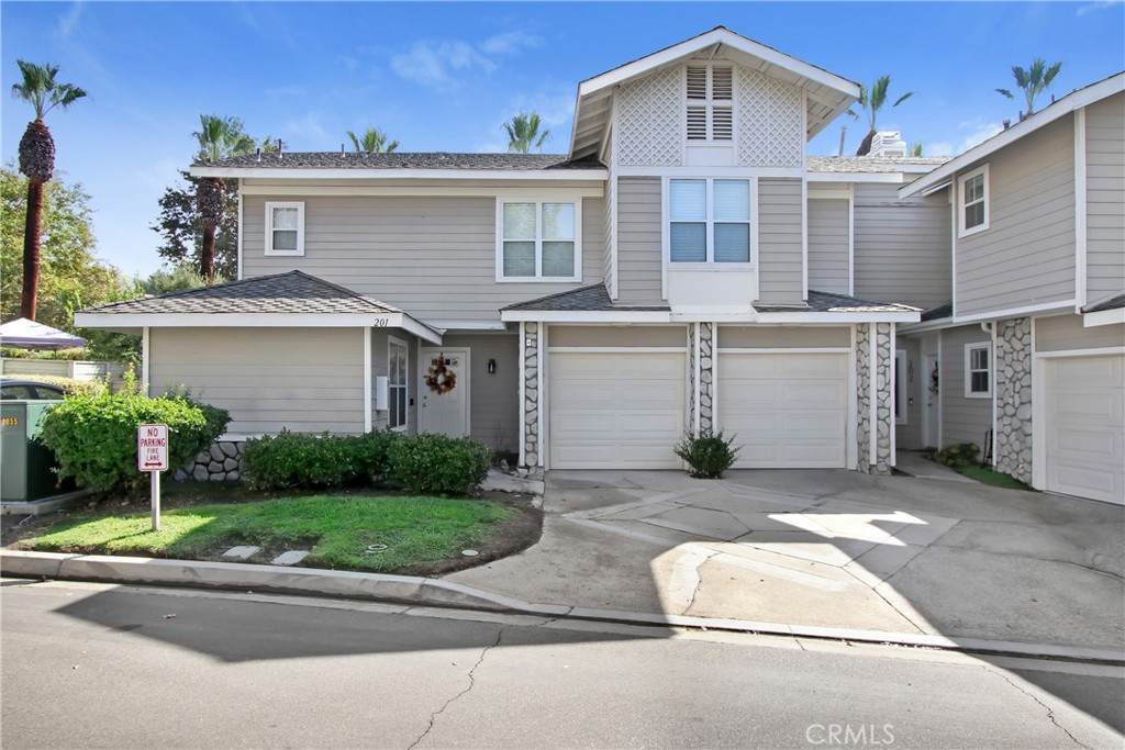 201 Chandler - Photo 1