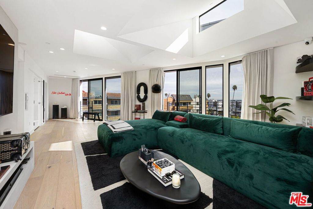 1533 Vista Street - Photo 1