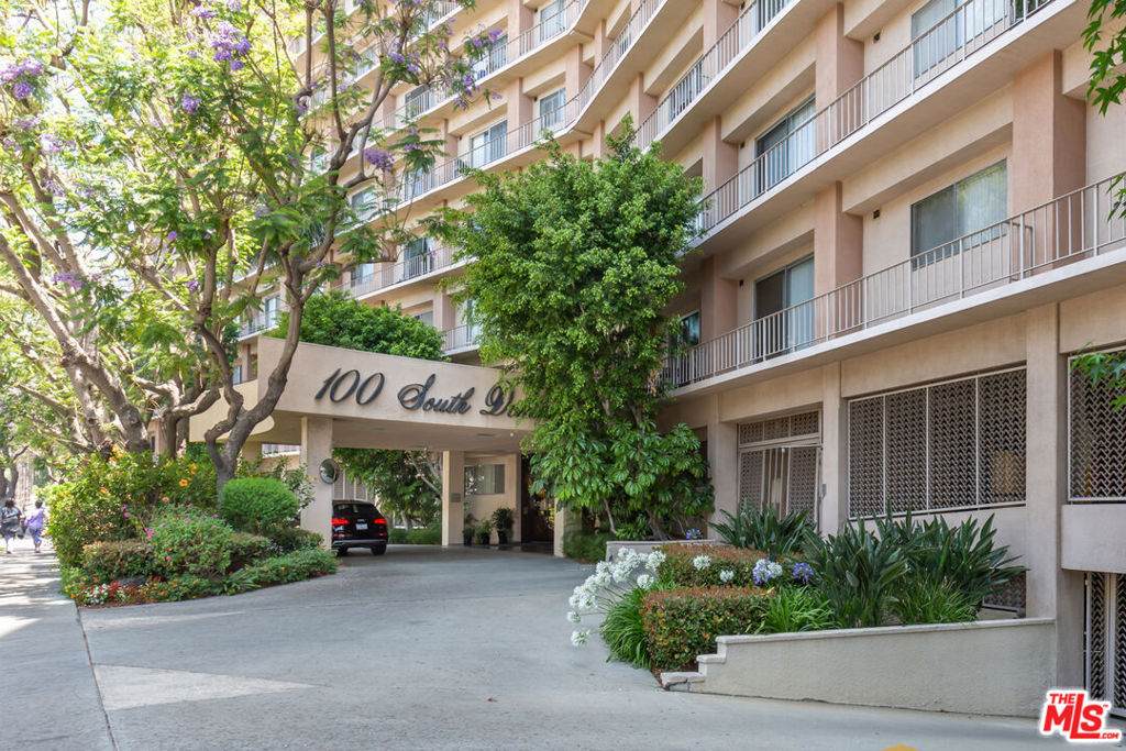 100 Doheny Drive - Photo 1