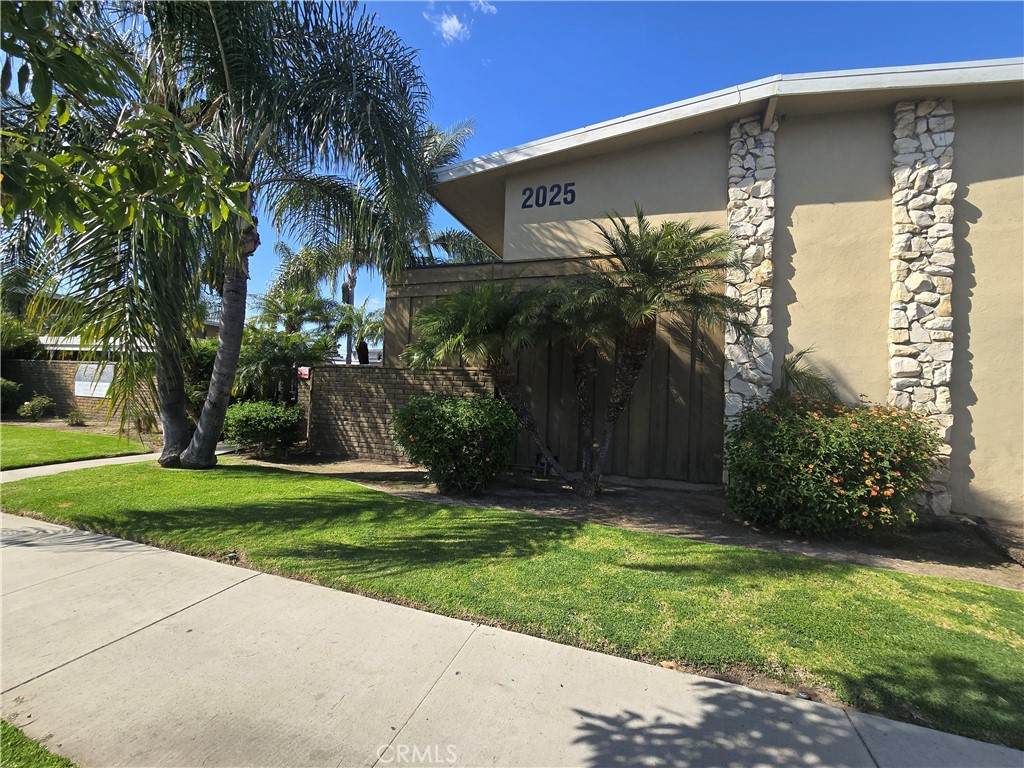 2025 Whiting Avenue - Photo 1