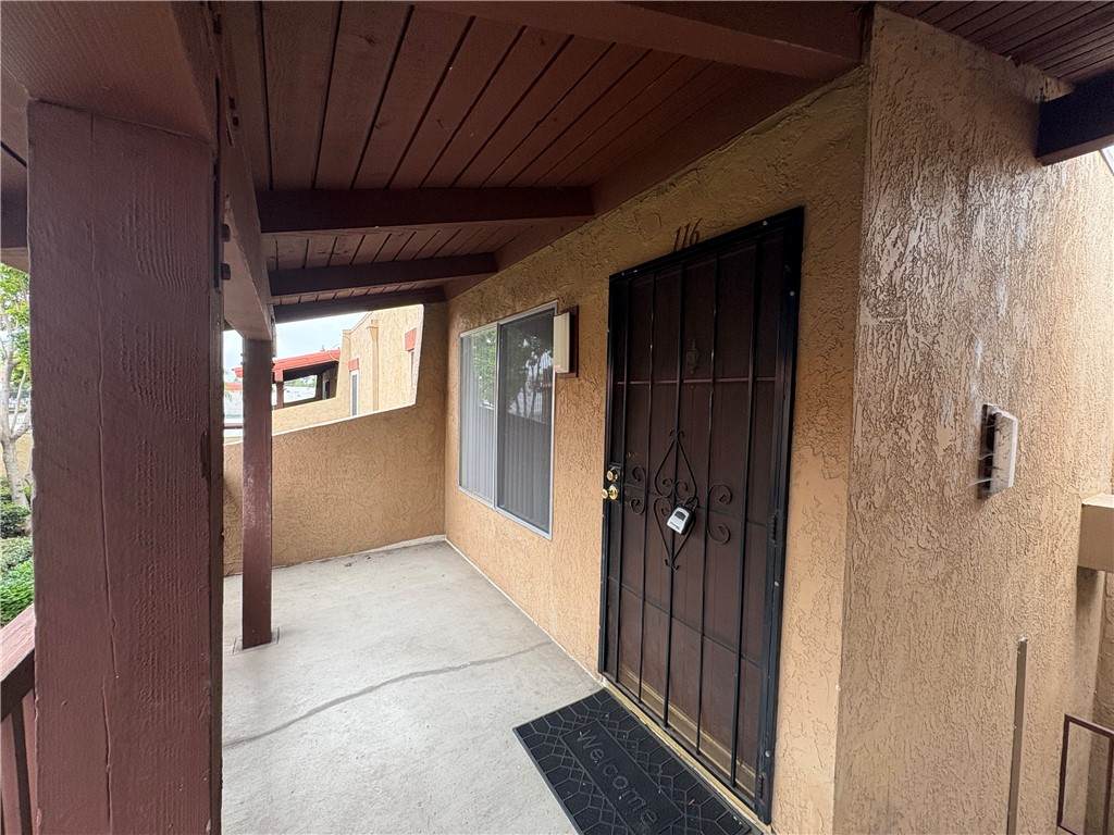 1030 Macarthur - Photo 1