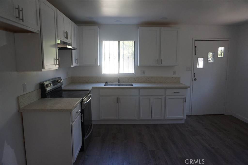 906 Dawson Avenue - Photo 1