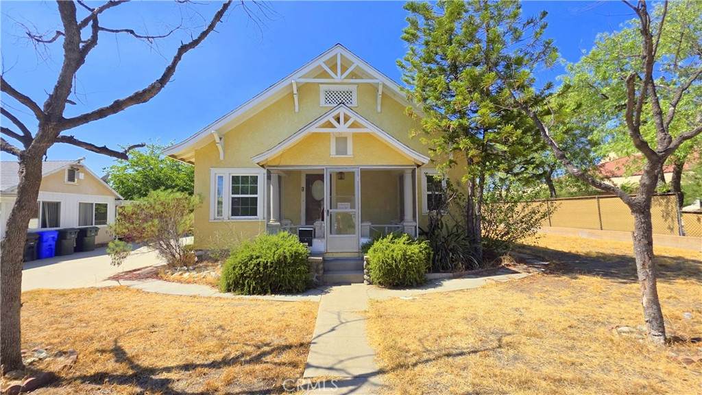 855 Campus Avenue - Photo 1