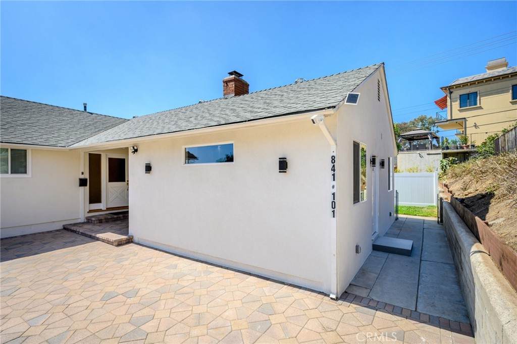 841 Irving Dr - Photo 1