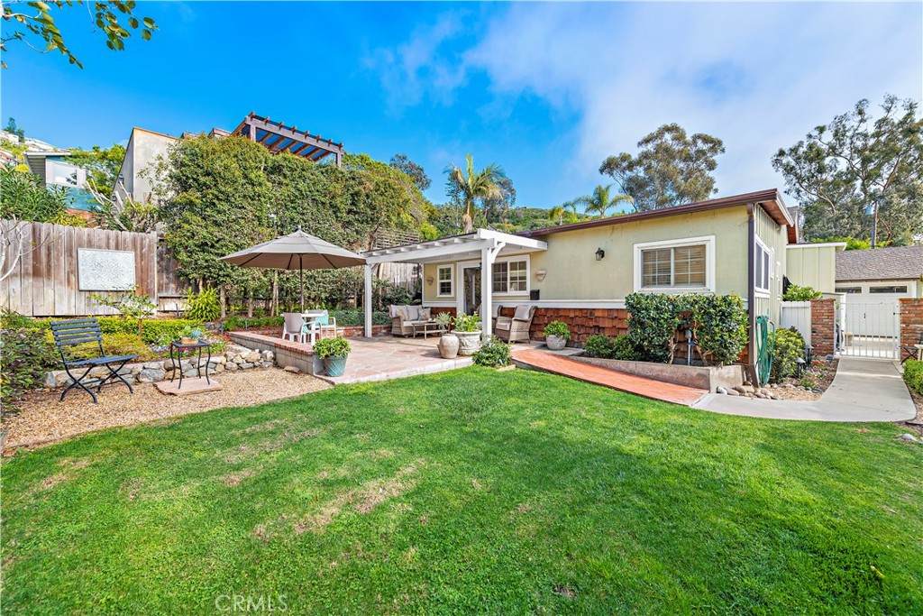 340 Moss Street - Photo 1