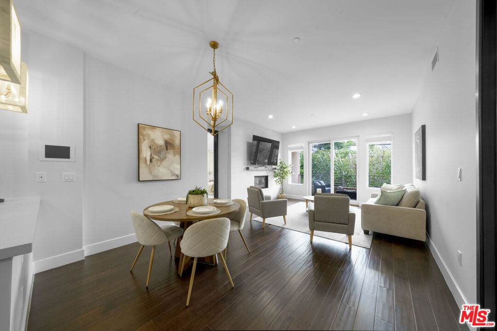 1318 Roxbury Drive - Photo 1