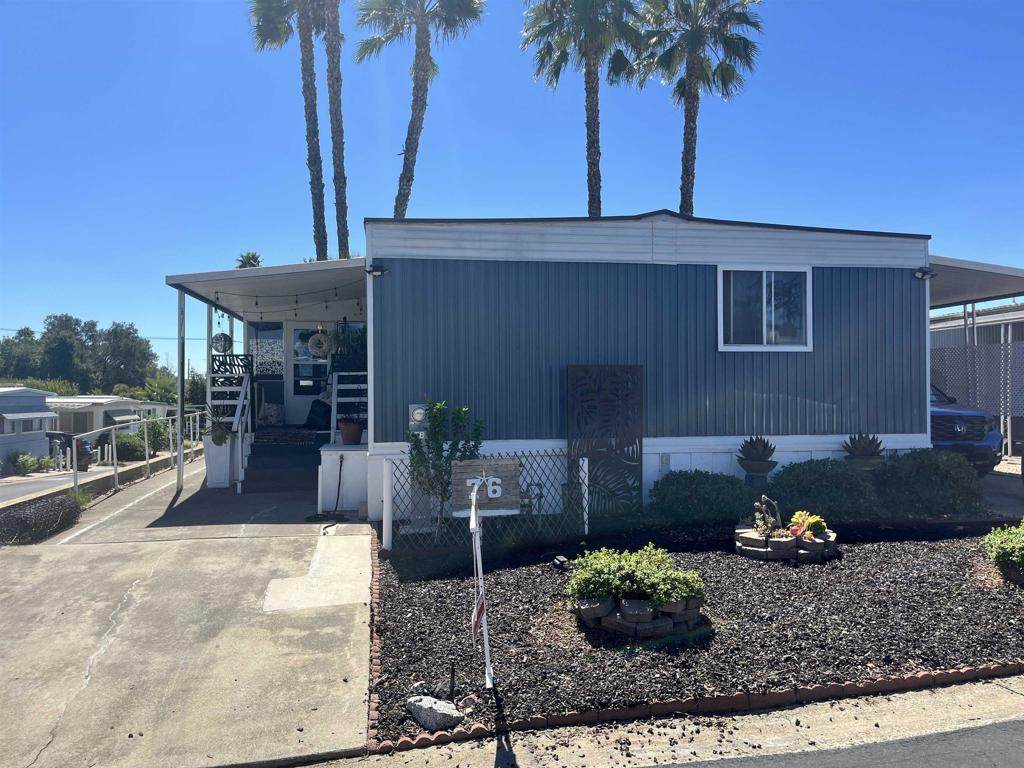 1120 Mission Road - Photo 1