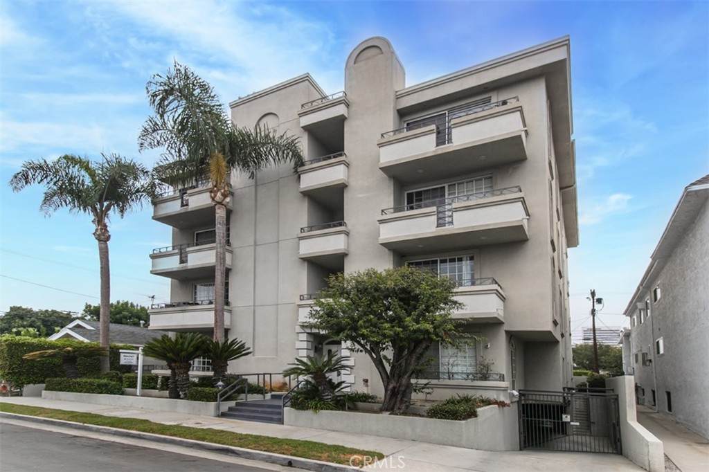 1706 Colby Avenue - Photo 1