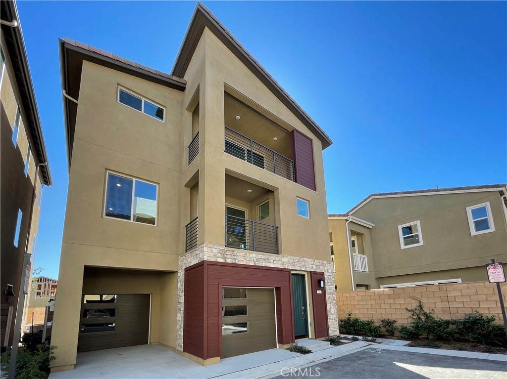 545 Catalonia - Photo 1