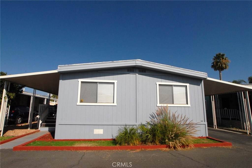 881 N. Lake Street - Photo 1