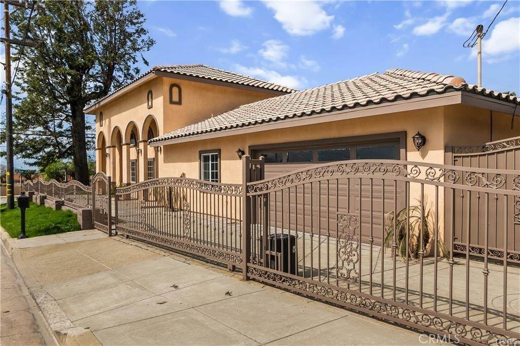 3865 Del Rosa Avenue - Photo 1