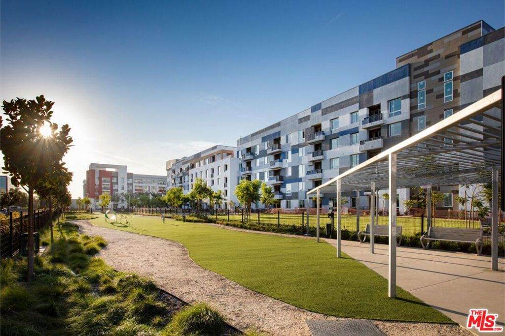 1910 Union Street - Photo 1