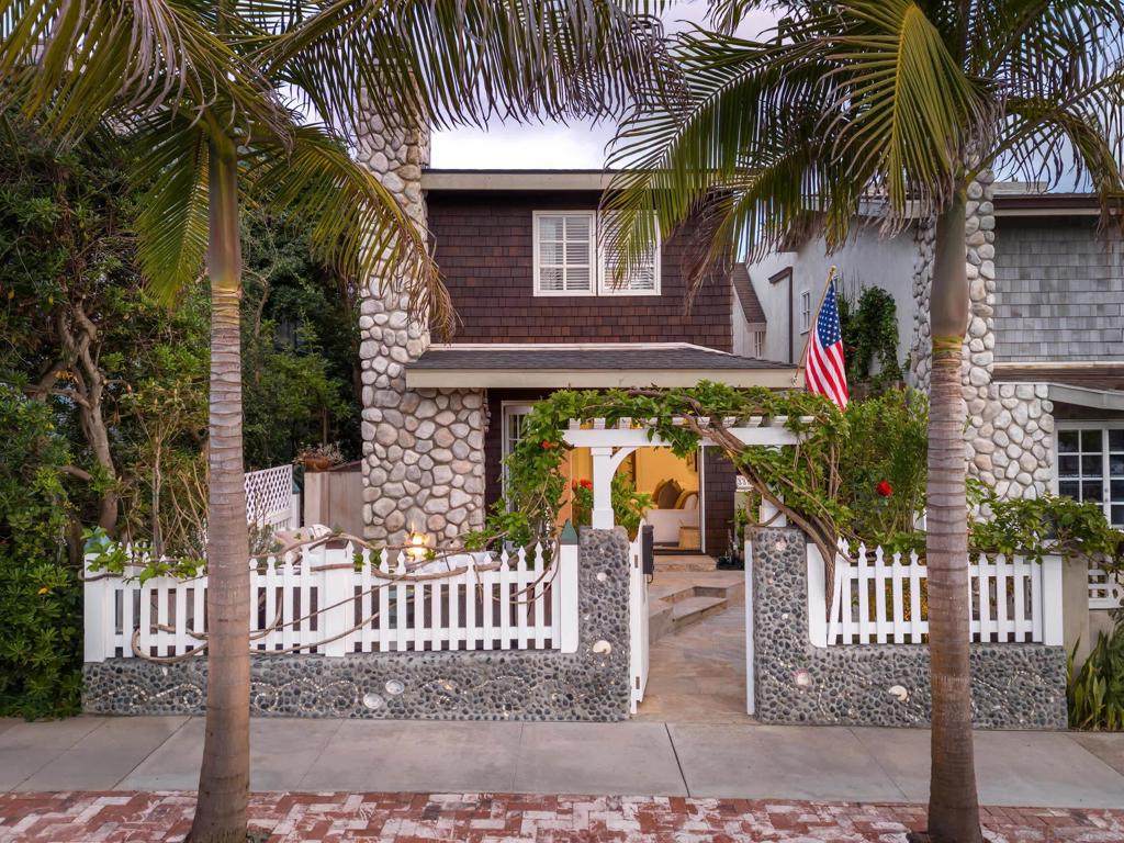 335 Gravilla Street - Photo 1