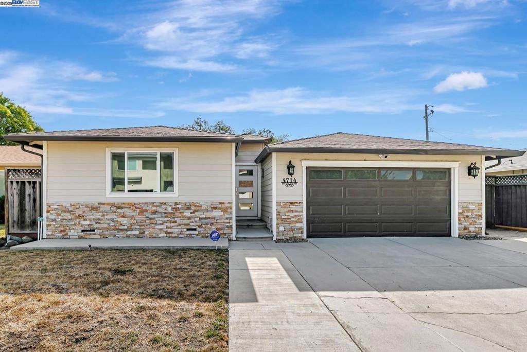 4714 Serra Ave - Photo 1