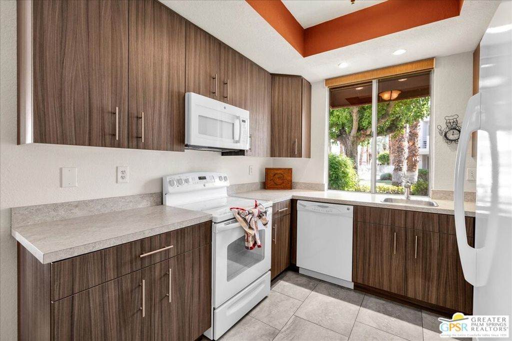 401 El Cielo Road - Photo 1