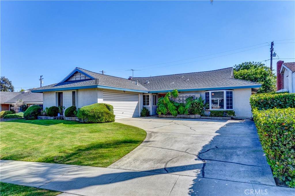 1620 El Portal Drive - Photo 1