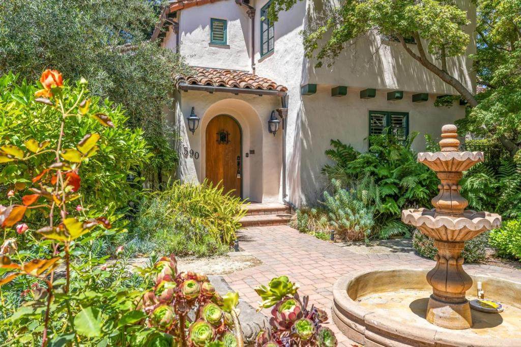 590 Center Drive - Photo 1