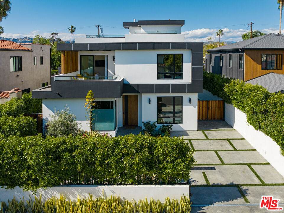 6201 Lindenhurst Avenue - Photo 1