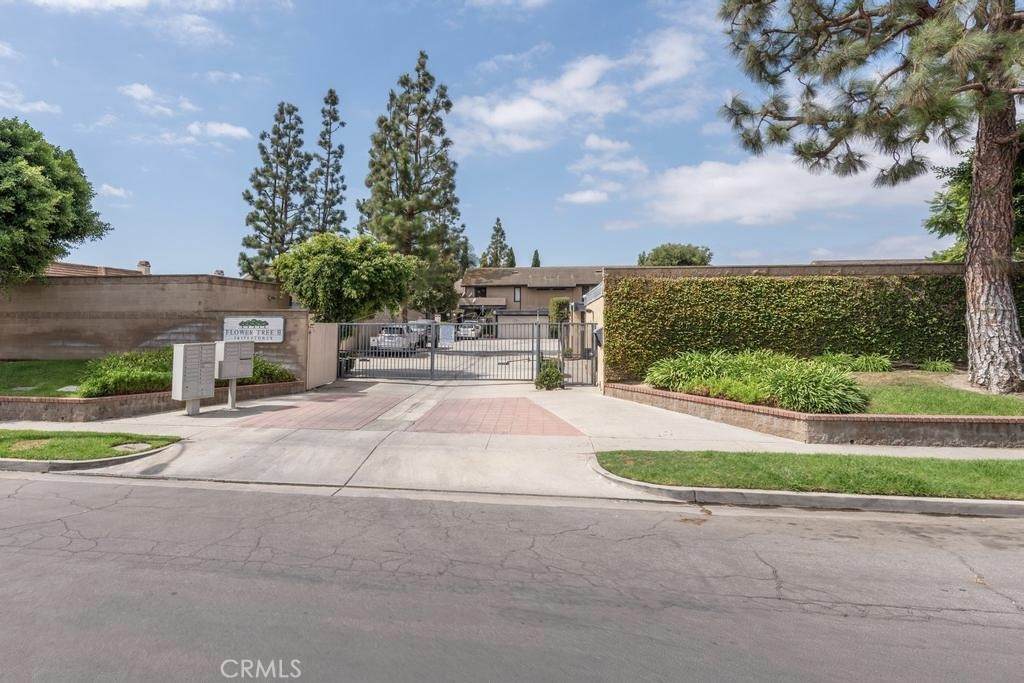 14171 Flower - Photo 1