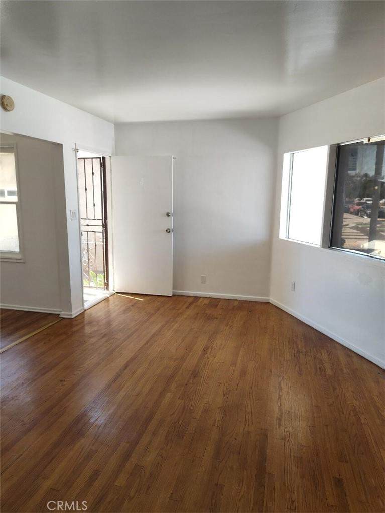 1054 Artesia Boulevard - Photo 1