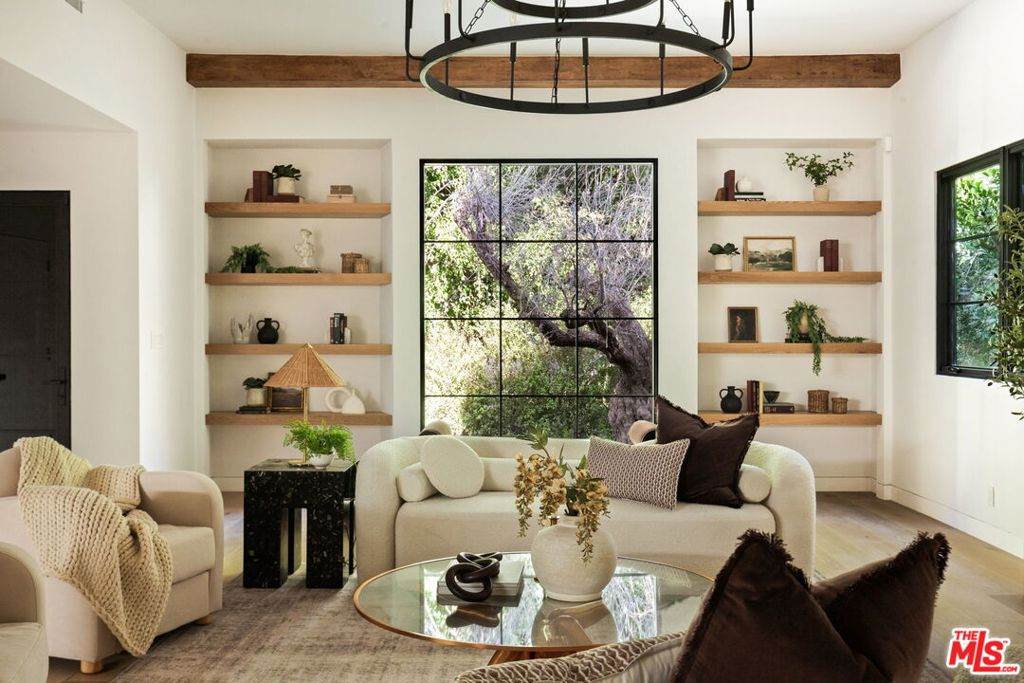 735 Orlando Avenue - Photo 1