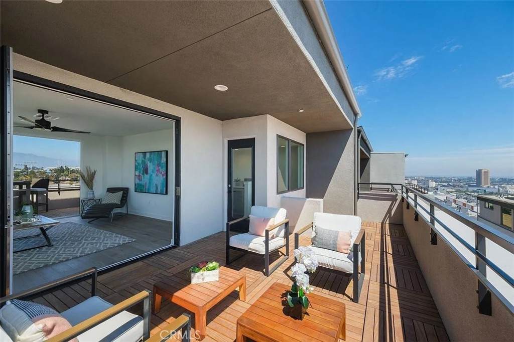 1053 Joels Place - Photo 1