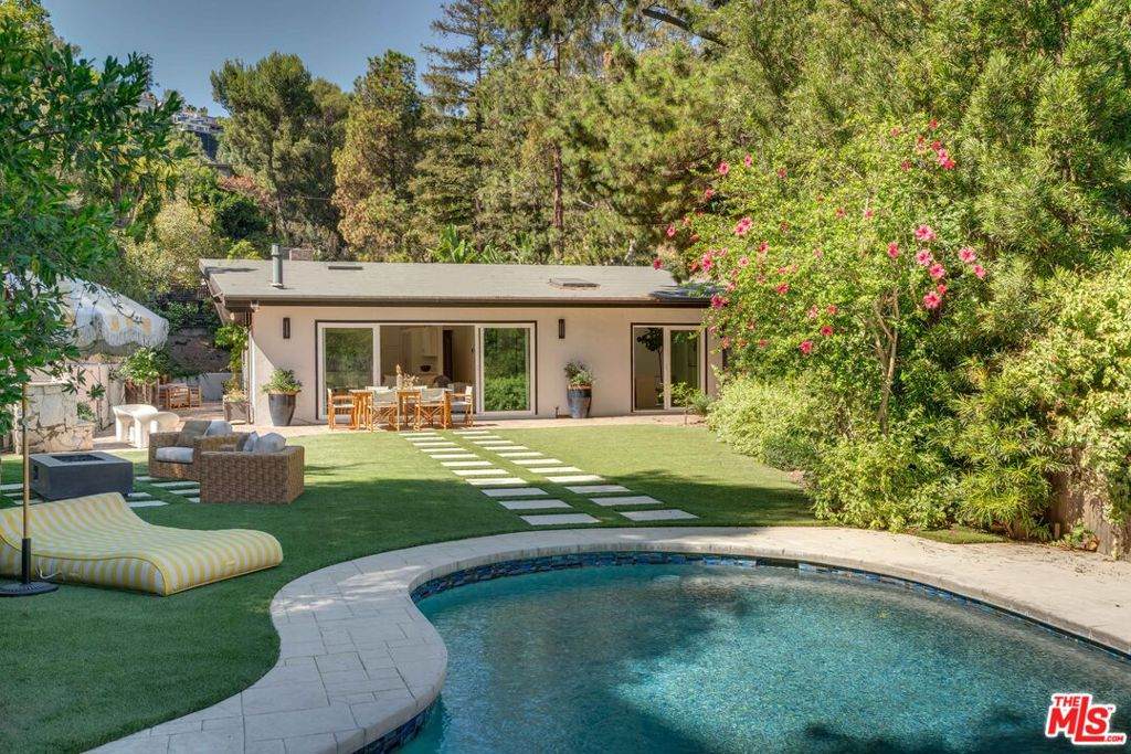 10120 Cielo Drive - Photo 1