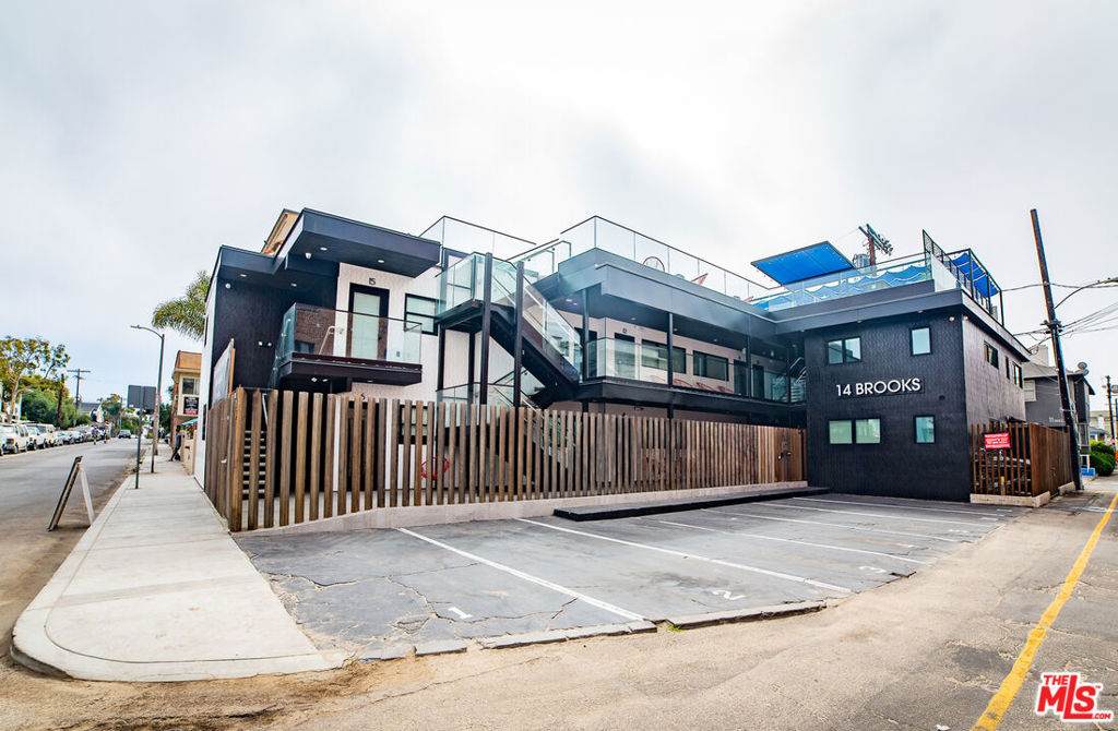 14 Brooks Avenue - Photo 1