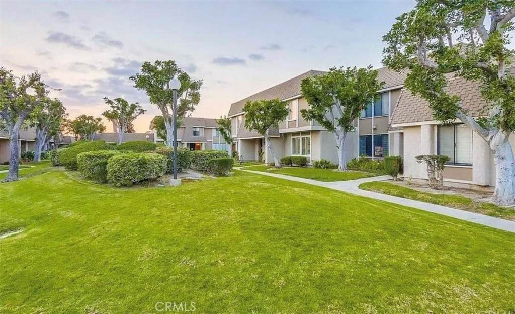 2153 Churchill - Photo 1