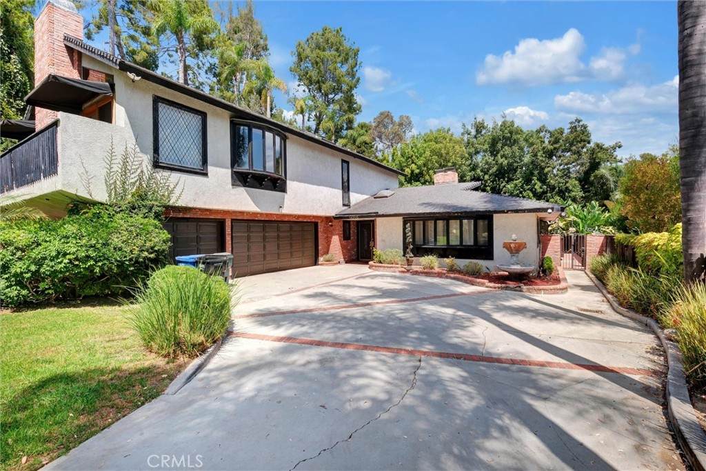 14205 14205 Bronte Drive - Photo 1