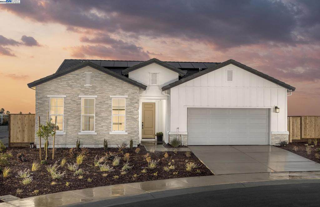 554 Lee Loop - Photo 1