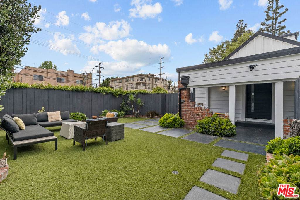 11525 Moorpark Street - Photo 1