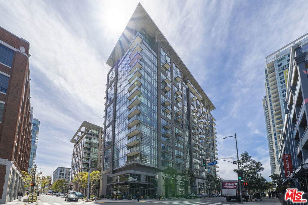 1100 Hope Street - Photo 1