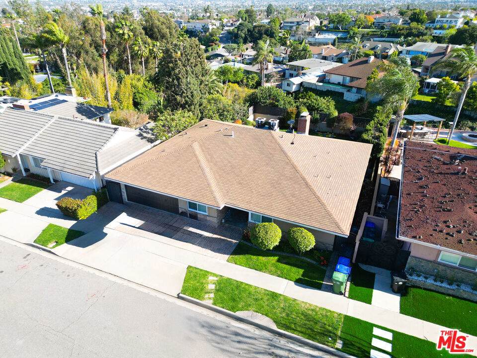 4028 Kenway Avenue - Photo 1