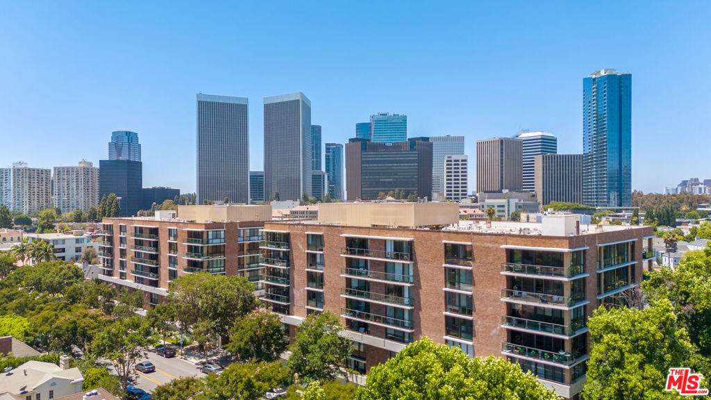 211 Spalding Drive - Photo 1