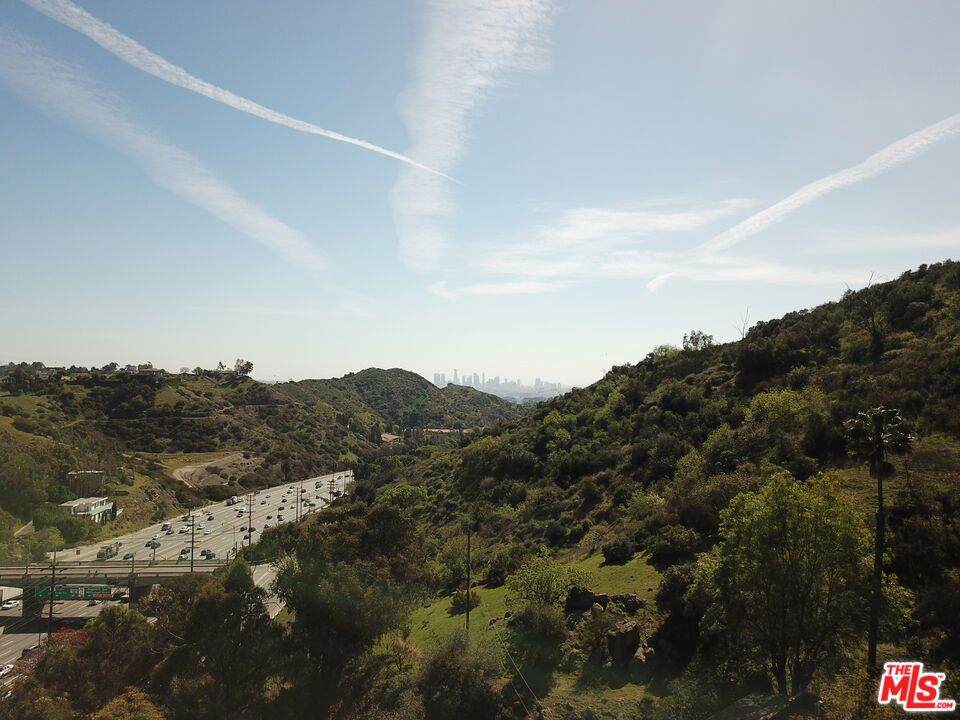 https://bt-photos.global.ssl.fastly.net/socal/orig_boomver_1_401140393-2.jpg