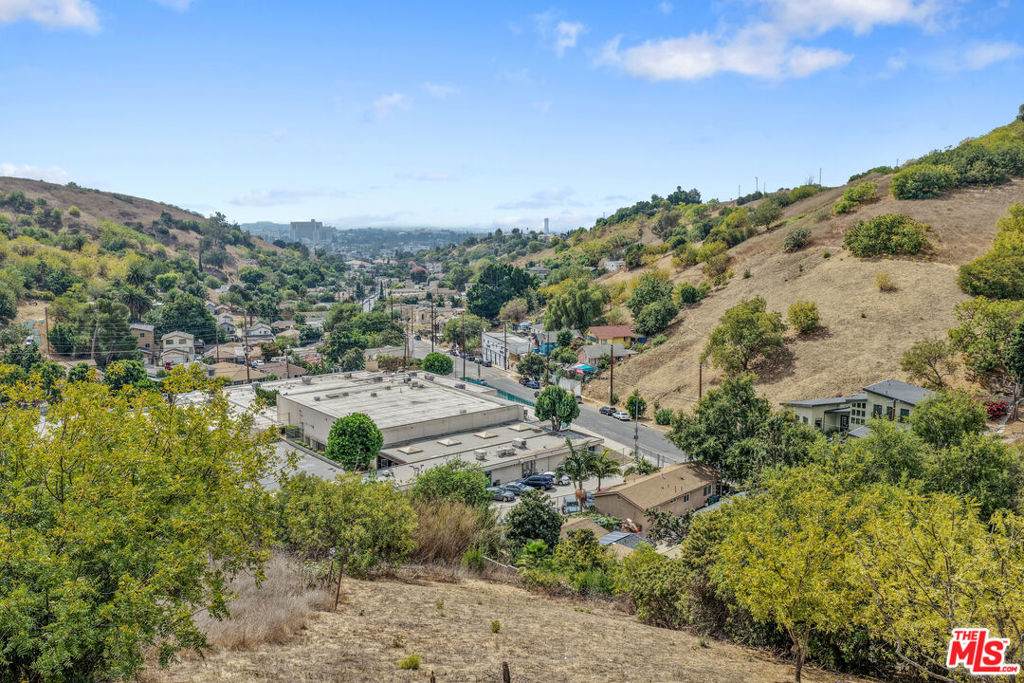 https://bt-photos.global.ssl.fastly.net/socal/orig_boomver_1_401152514-3.jpg